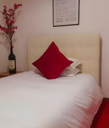Unique & Beautiful Bedroom In Of 民宿